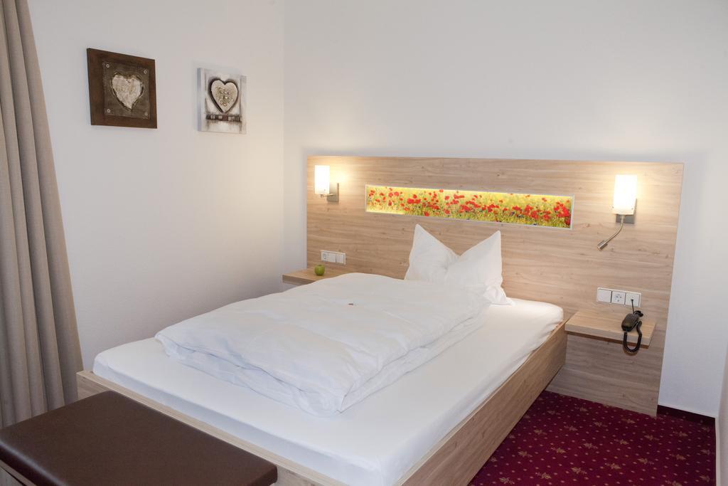 Edelfinger Hof Hotell Bad Mergentheim Rum bild